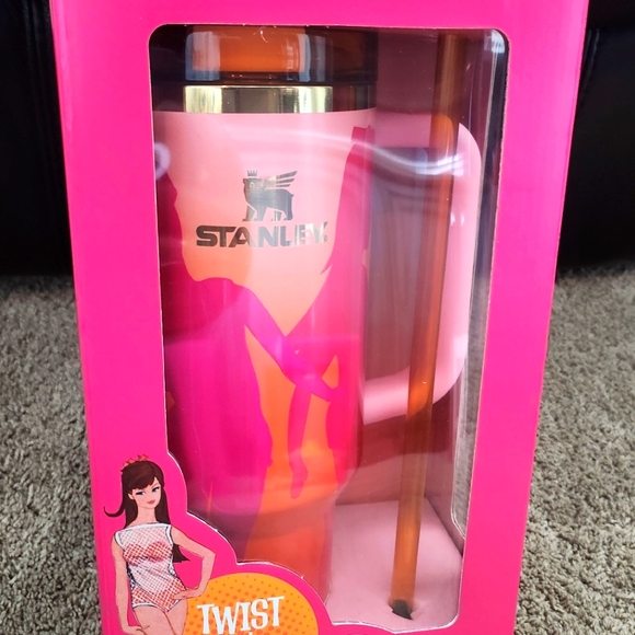 Barbie-Stanley-Twist n Turn - Picture 1 of 4